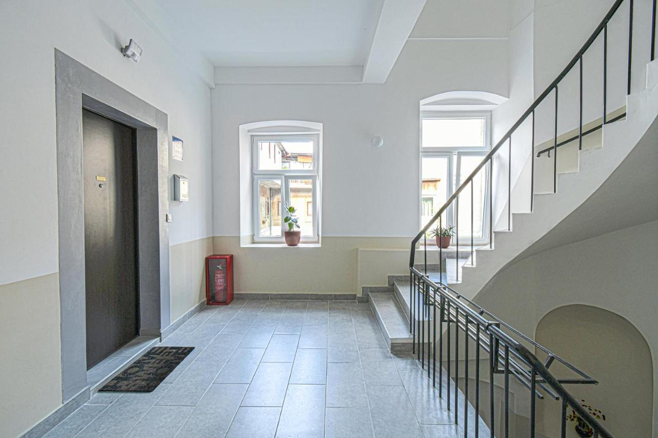 F9 And New F9 Zagreb Exterior foto